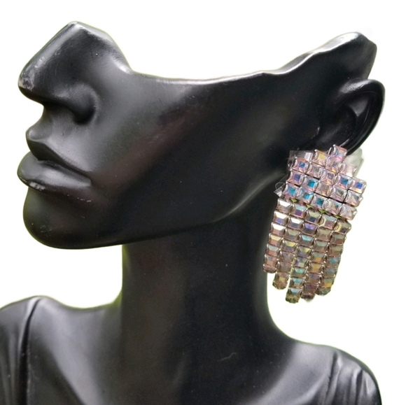 MONET VINTAGE IRRIDESCENT WATERFALL CASCADE RHINESTONE CLIP ON EARRINGS - Picture 1 of 7